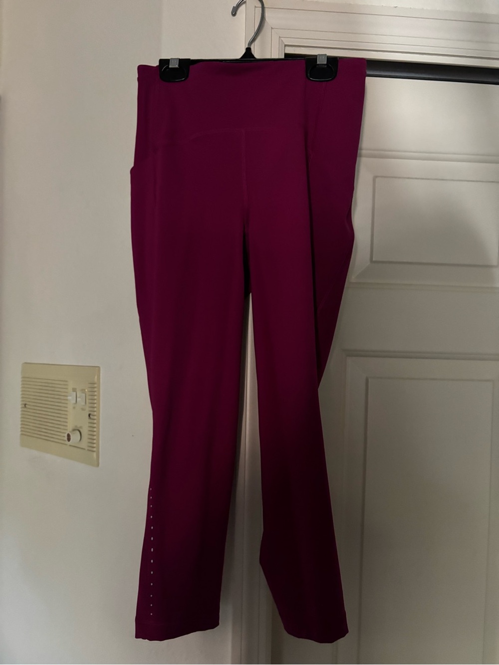 Lululemon magenta leggings